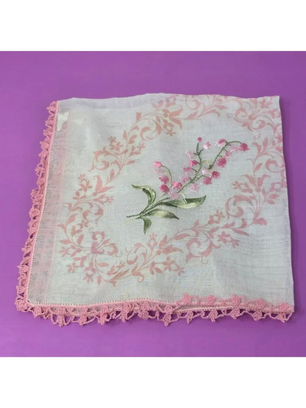 Vintage Pink Embroidered Handkerchief With Floral Design & Crochet Lace‎ Edges